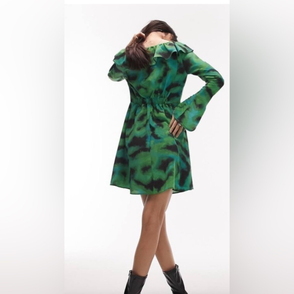NWT Topshop animal Print ruffled Fit and Flare dress w Bell Sleeves size W4 - Picture 5 of 7